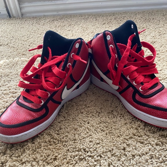 Mens Nike Sneaker . Size-10. - Picture 3 of 6